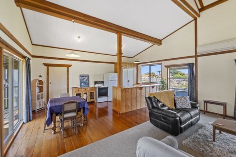 Photo of property in 16 Terou Street, Manaia, 4612