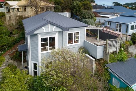 Photo of property in 8 Liffey Crescent, Island Bay, Wellington, 6023