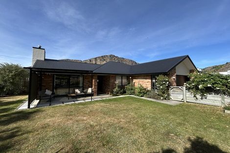 Photo of property in 15 Sew Hoy Lane, Arthurs Point, Queenstown, 9371