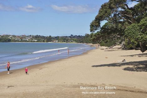 Photo of property in 8a Melandra Road, Stanmore Bay, Whangaparaoa, 0932