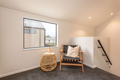 Photo of property in 2/117 Hills Road, Edgeware, Christchurch, 8013