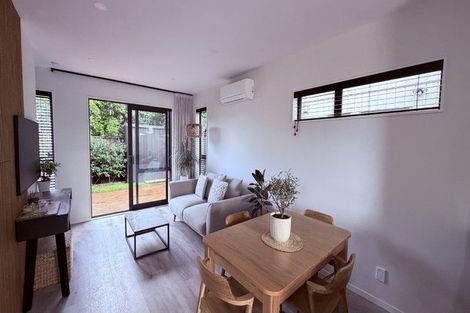 Photo of property in 4/47 Beach Road, Te Atatu Peninsula, Auckland, 0610