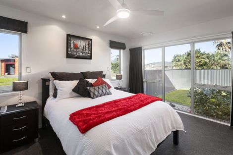 Photo of property in 18 Surfers Avenue, Waihi Beach, 3611