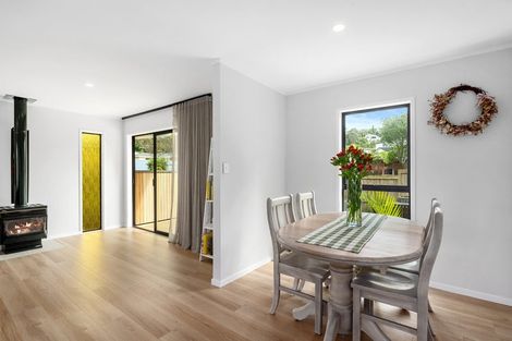 Photo of property in 8 Oldham Place, Browns Bay, Auckland, 0630