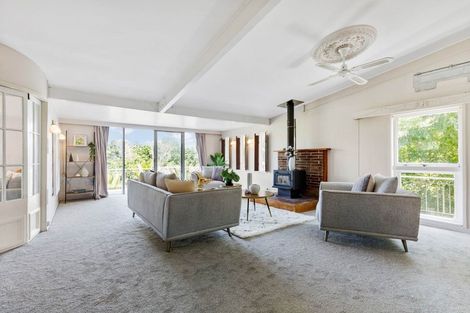 Photo of property in 2 Park Hill Road, Birkenhead, Auckland, 0626