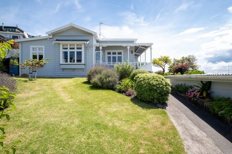 Photo of property in 8 Goldsmith Terrace, Hospital Hill, Napier, 4110