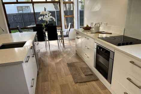 Photo of property in 192 Henderson Valley Road, Henderson, Auckland, 0612