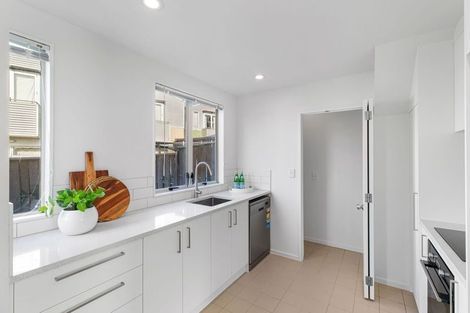 Photo of property in 45 Albionvale Road, Glen Eden, Auckland, 0602
