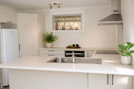 Photo of property in 29 Eskdale Road, Papakowhai, Porirua, 5024