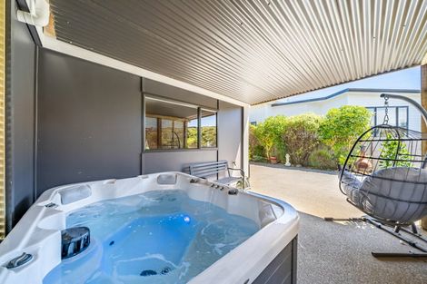 Photo of property in 14 Cosgrove Rise, Riverstone Terraces, Upper Hutt, 5018