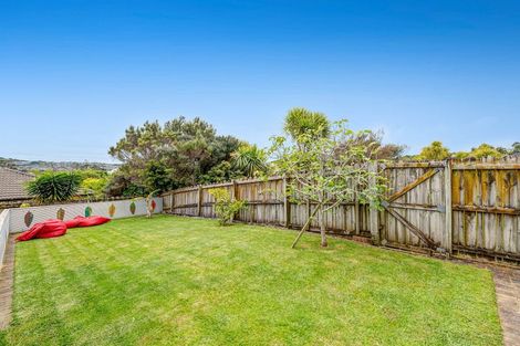 Photo of property in 4 Kingtide Place, Red Beach, 0932