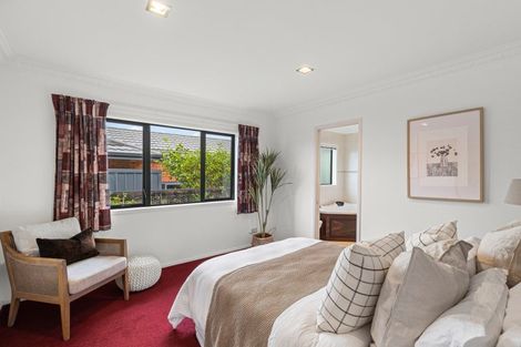 Photo of property in 6 Anderson Way, Highlands Park, New Plymouth, 4312