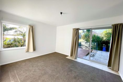 Photo of property in 47 School Road, Te Atatu South, Auckland, 0610