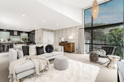 Photo of property in 37 Navigation Drive, Whitby, Porirua, 5024