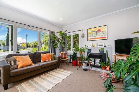 Photo of property in 70 Savoy Road, Glen Eden, Auckland, 0602