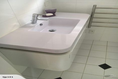 Photo of property in 2/449 Beach Road, Mairangi Bay, Auckland, 0630