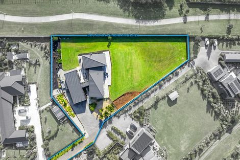 Photo of property in 7 Laguna Place, Matakatia, Whangaparaoa, 0930