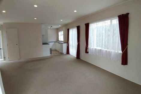 Photo of property in 10 Granville Drive, Massey, Auckland, 0614