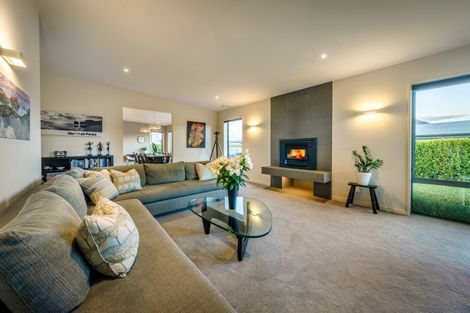 Photo of property in 10 Avalanche Place, Wanaka, 9305