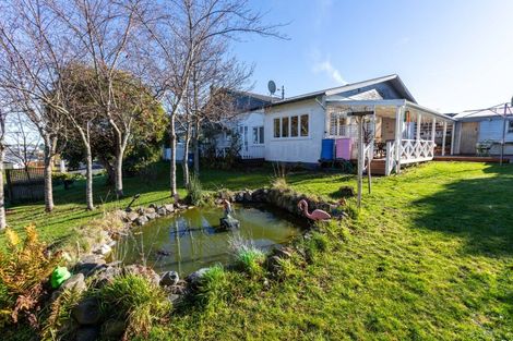 Photo of property in 16 Chamberlain Street, Dannevirke, 4930