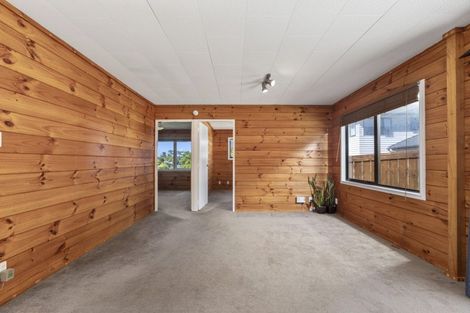 Photo of property in 2/33 Woodstock Road, Forrest Hill, Auckland, 0620