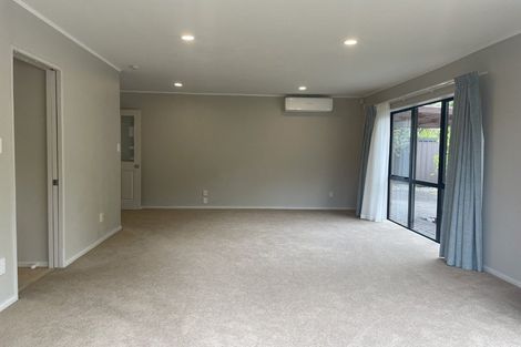 Photo of property in 16 Yarlside Place, Northpark, Auckland, 2013