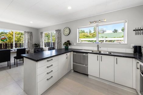 Photo of property in 17 Brandon Road, Manly, Whangaparaoa, 0930