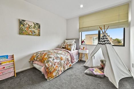 Photo of property in 27 Popokatea Drive, Takanini, 2112