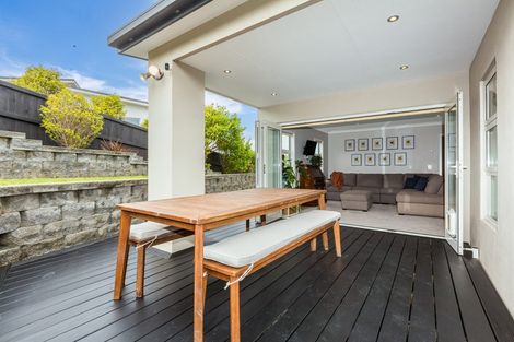 Photo of property in 15 Sumner Terrace, Aotea, Porirua, 5024