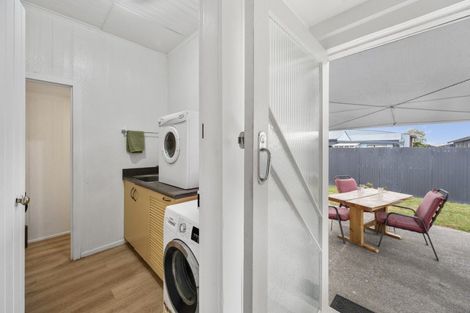 Photo of property in 106 Meeanee Road, Taradale, Napier, 4112