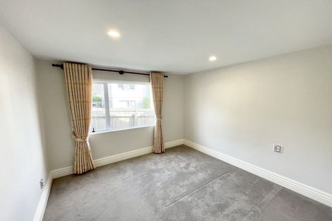 Photo of property in 165 Carlisle Road, Northcross, Auckland, 0632