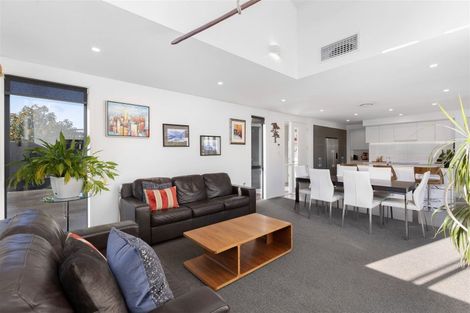 Photo of property in 27 Holiday Drive, Mairehau, Christchurch, 8052