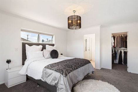 Photo of property in 116a Forrest Hill Road, Forrest Hill, Auckland, 0620