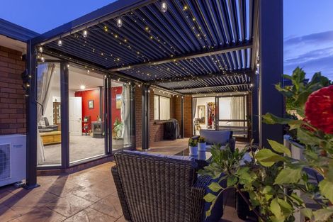 Photo of property in 68 Guildford Drive, Paraparaumu, 5032