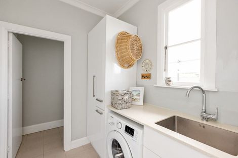 Photo of property in 1111a Heretaunga Street East, Parkvale, Hastings, 4122