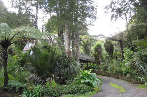 Photo of property in 29 Cascade Avenue, Waiatarua, Auckland, 0604