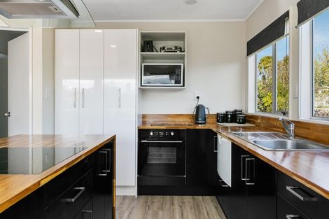 Photo of property in 14 Wembley Place, Richmond Heights, Taupo, 3330