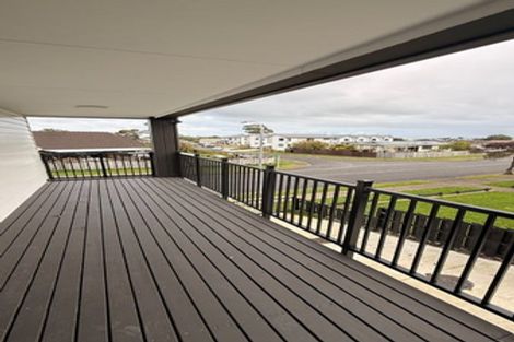 Photo of property in 51 Sharland Avenue, Manurewa, Auckland, 2102