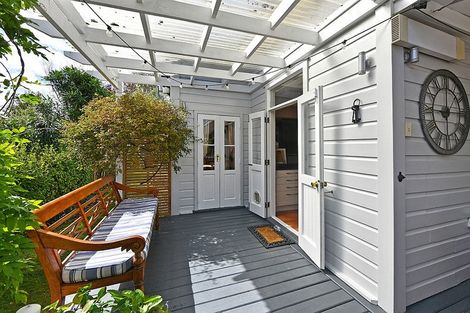 Photo of property in 2 Barton Road, Heretaunga, Upper Hutt, 5018