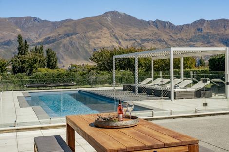 Photo of property in 314 Beacon Point Road, Wanaka, 9305