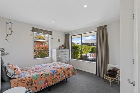 Photo of property in 20 Lowry Avenue, Redwood, Christchurch, 8051