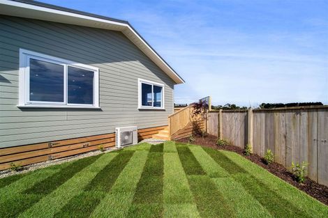 Photo of property in 25 Maple Crescent, Whalers Gate, New Plymouth, 4310