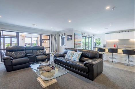 Photo of property in 23 Ara Kuaka, Waikanae Beach, Waikanae, 5036