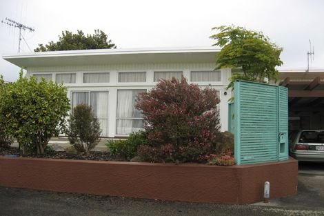 Photo of property in 8 Royal Place, Levin, 5510