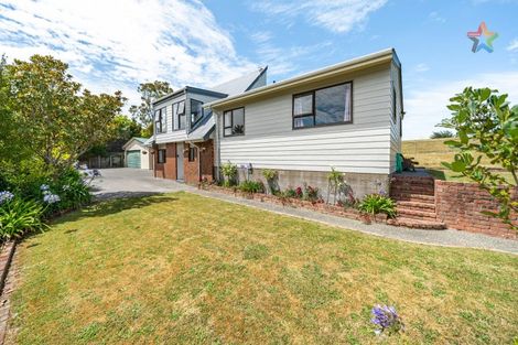 Photo of property in 21 Whitechapel Grove, Stokes Valley, Lower Hutt, 5019
