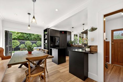 Photo of property in 77 Pahiatua Street, Hokowhitu, Palmerston North, 4410