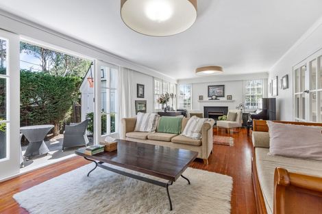 Photo of property in 26 Saltburn Road, Milford, Auckland, 0620