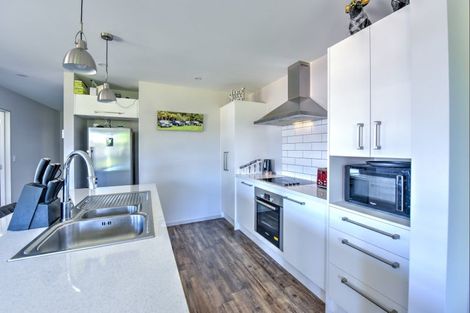 Photo of property in 18 Hunter Street, Edendale, 9825