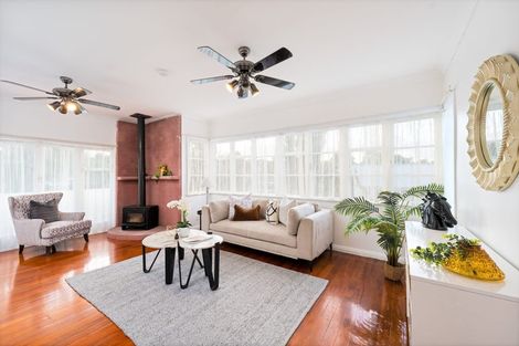 Photo of property in 17 Posa Avenue, Henderson, Auckland, 0612