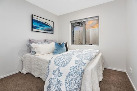 Photo of property in 8b Greenberry Drive, Ranui, Auckland, 0612